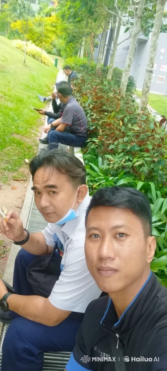 Outdoor Sparring Session Among Friends – AI Generated Video | Hailuo AI