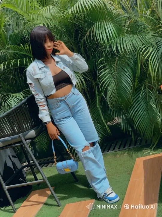 Live2D Woman Showcases Kung Fu in Lush Greenery – AI Generated Video | Hailuo AI