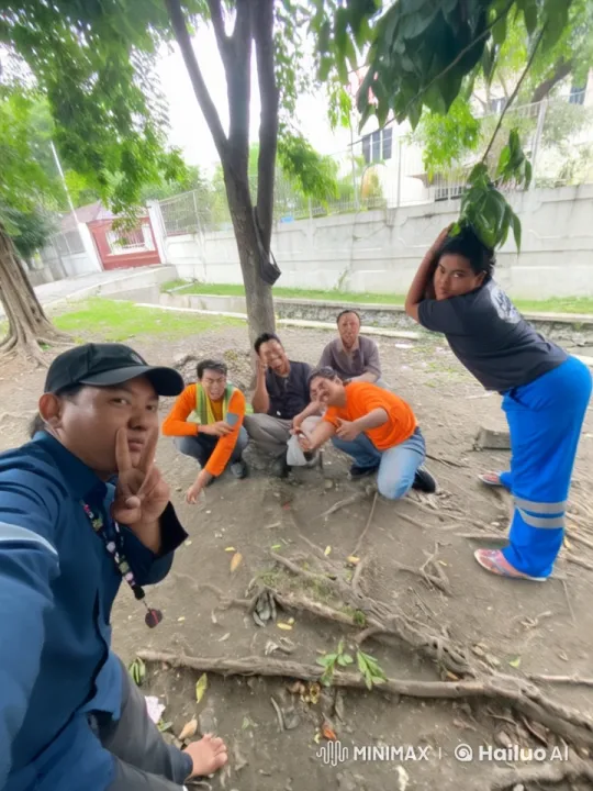 Live2D Animation: Casual Group Performs Kung Fu Under a Tree – AI Generated Video | Hailuo AI