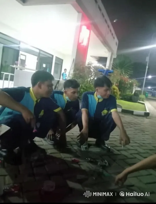 Nighttime Cleaning Scene: Three Individuals Organizing Outside a Building – AI Generated Video | Hailuo AI