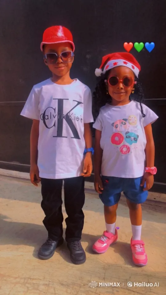 Christmas-Themed Kids Perform Energetic Kung Fu – AI Generated Video | Hailuo AI