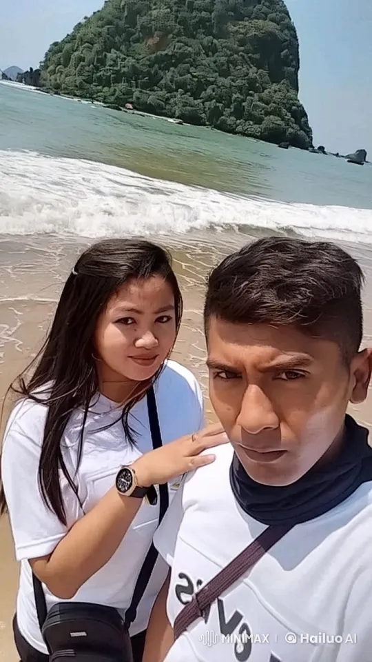 Synchronized Kung Fu on Serene Beach in Live2D Animation – AI Generated Video | Hailuo AI