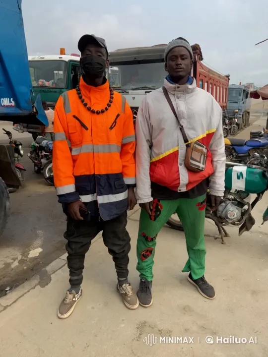 Street Argument Escalates to Physical Altercation – AI Generated Video | Hailuo AI