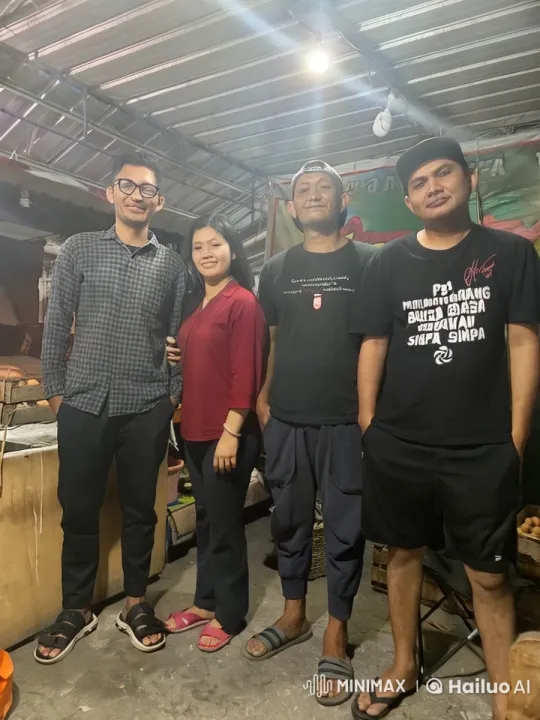 Group Dancing in Market Setting to Dangdut Music – AI Generated Video | Hailuo AI