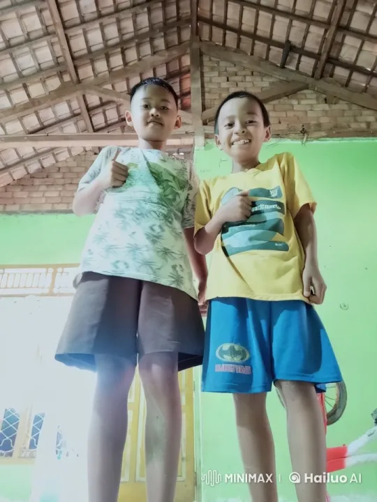 Young Boys Practicing Kungfu with Energetic Sparring – AI Generated Video | Hailuo AI