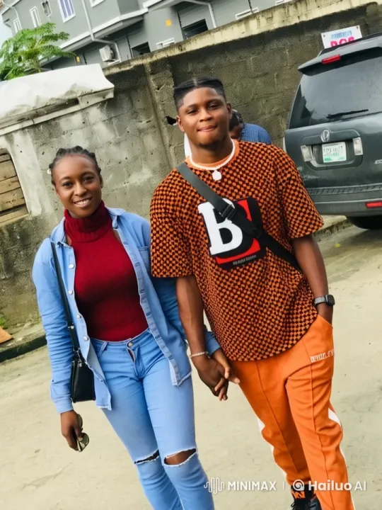 Couple Walking in Casual Outfits, Animated in Live2D – AI Generated Video | Hailuo AI