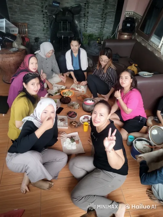 Friends Enjoying Meal in Cozy Minimalist Room – AI Generated Video | Hailuo AI