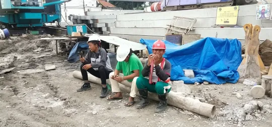 Construction Workers Perform Live2D Kungfu Sequence – AI Generated Video | Hailuo AI