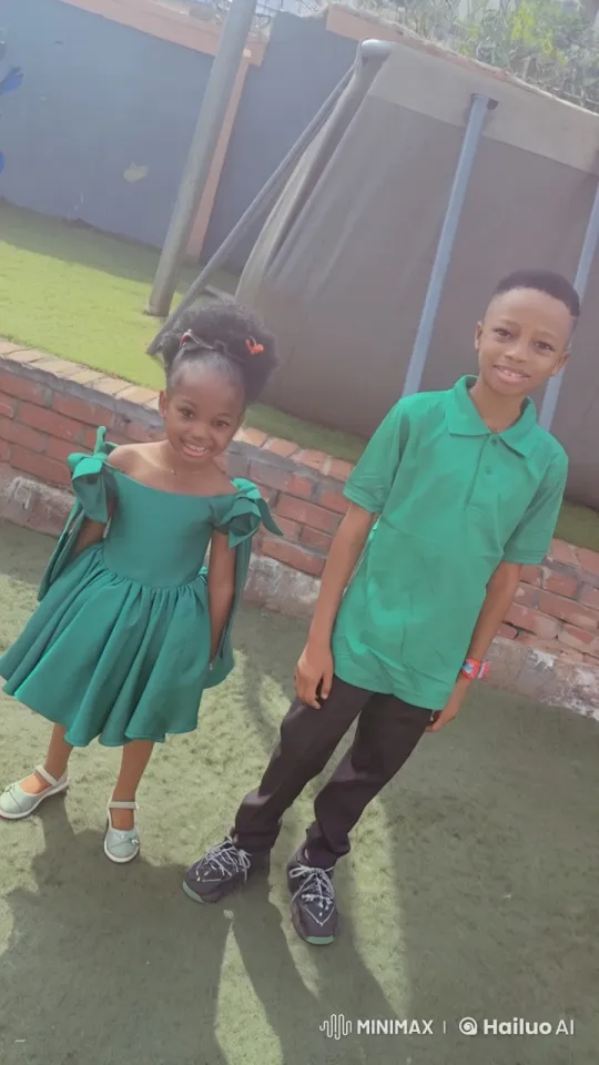 Children Practicing Kung-Fu in Outdoor Setting – AI Generated Video | Hailuo AI
