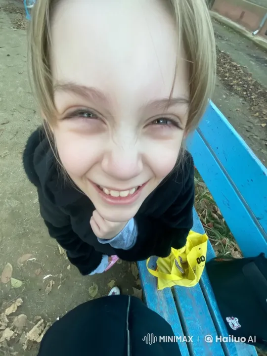 Girl Falls into Water and Swiftly Recovers in Park Setting – AI Generated Video | Hailuo AI