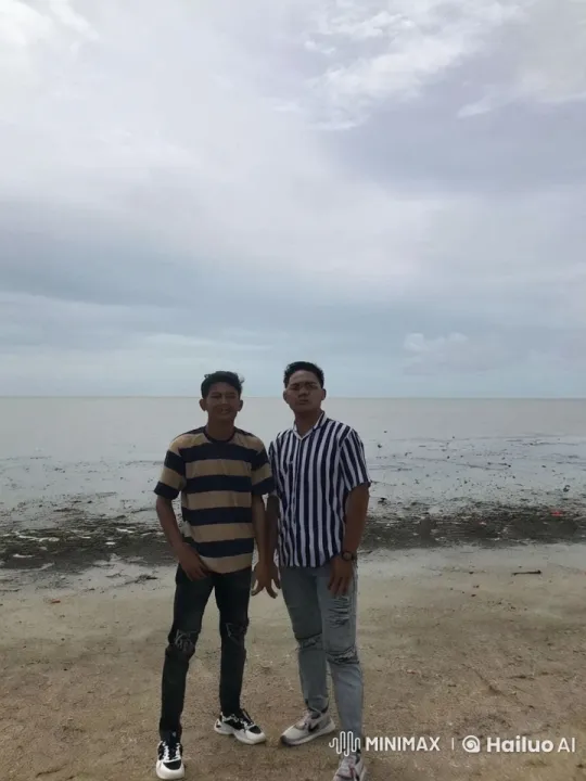Young Men's Dynamic Kungfu Fight on Beach – AI Generated Video | Hailuo AI