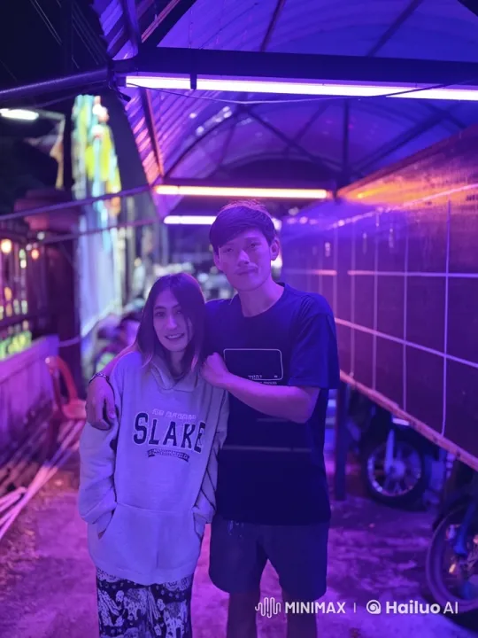 High-Energy Martial Arts Fight in Neon Alley – AI Generated Video | Hailuo AI