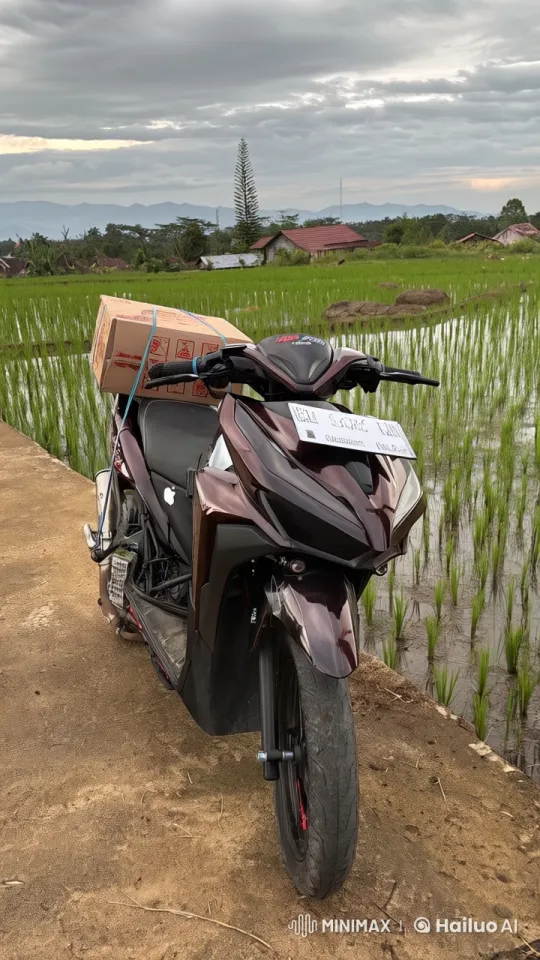 Motorcycle to Robot Transformation in Rural Setting – AI Generated Video | Hailuo AI