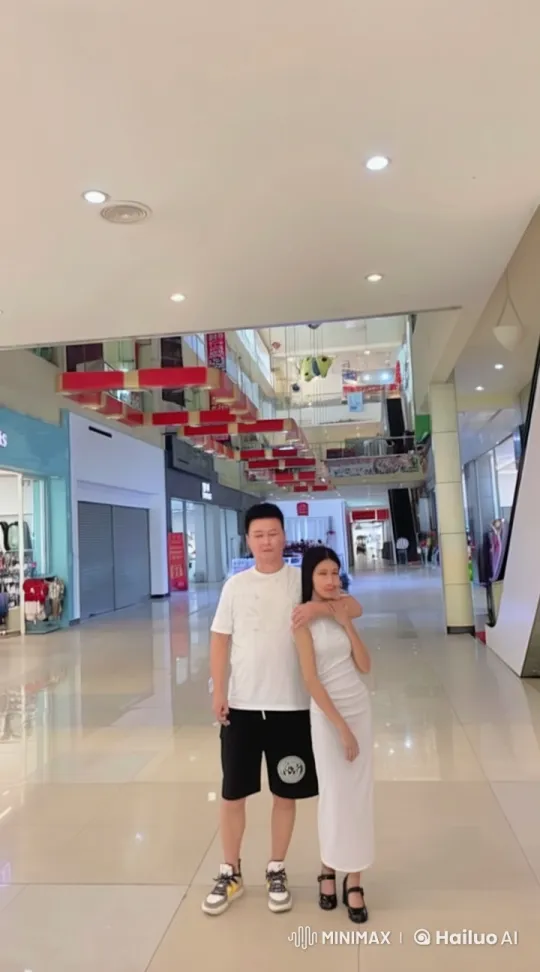 Live2D Animated Martial Arts Sequence in Modern Shopping Mall – AI Generated Video | Hailuo AI