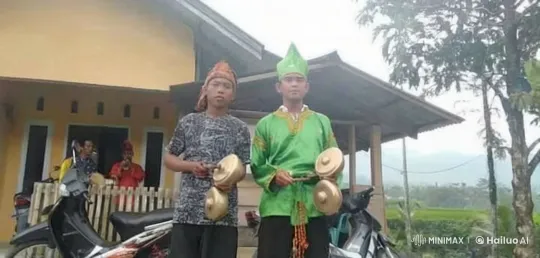 Traditional Housefront: Kung Fu Fight Meets Musical Harmony – AI Generated Video | Hailuo AI