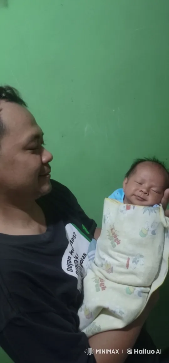 Baby Stands Up and Runs Away While Being Held – AI Generated Video | Hailuo AI
