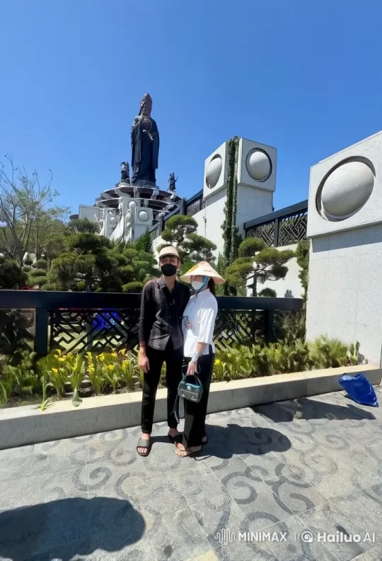 Couple Practicing Kungfu in Serene Garden Setting – AI Generated Video | Hailuo AI