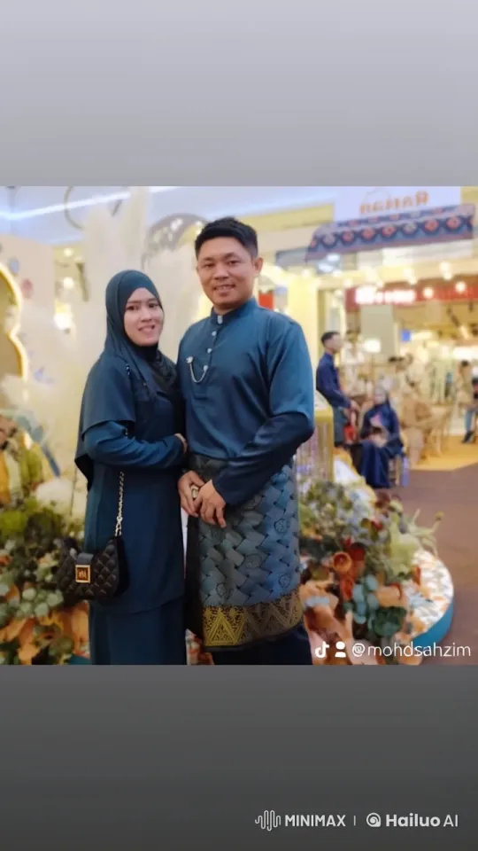 Traditional Attire Kung Fu Performance in Festive Setting – AI Generated Video | Hailuo AI