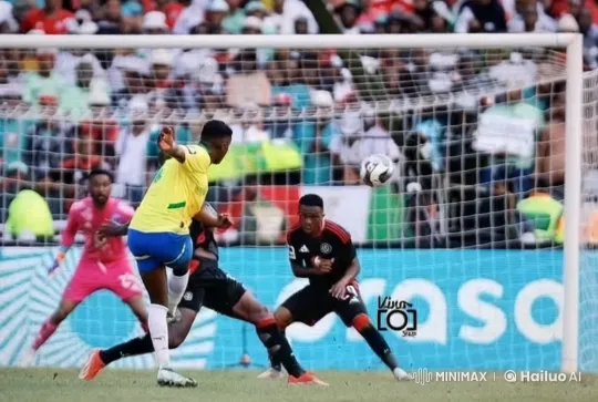 Soccer-Martial Arts Fusion: Thrilling On-Field Battle – AI Generated Video | Hailuo AI