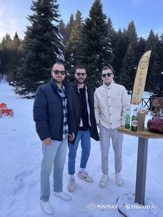 Snowy Forest Kungfu: Friends' Dynamic Practice in Winter – AI Generated Video | Hailuo AI