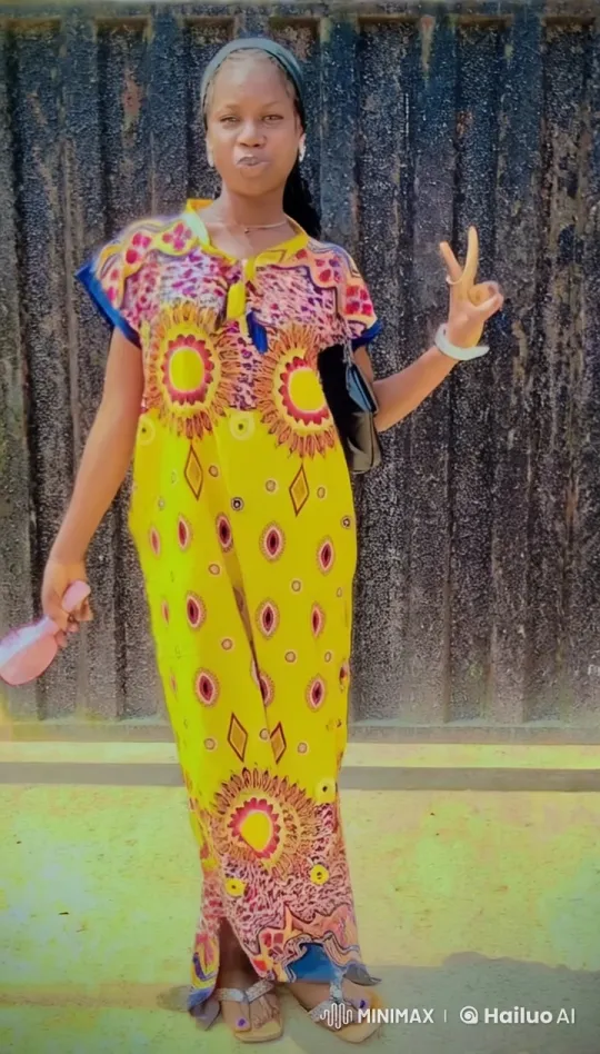 Vibrant Woman in Kaftan Showcases Dynamic Kungfu Skills – AI Generated Video | Hailuo AI
