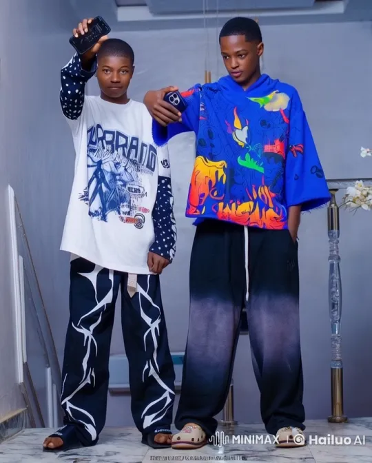 Colorful Stylish Duo Taking a Selfie on Stairs – AI Generated Video | Hailuo AI