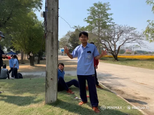 Student Demonstrates Dynamic Kung Fu in Park Setting – AI Generated Video | Hailuo AI