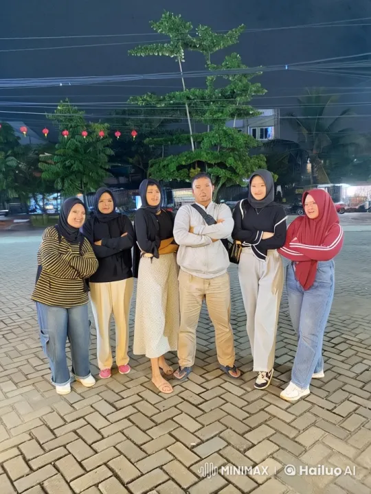 Friends' Animated Kung Fu Display in Live2D Night Scene – AI Generated Video | Hailuo AI