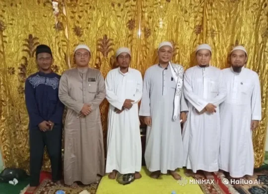 Traditional Attire Performers Display Martial Arts in Live2D Video – AI Generated Video | Hailuo AI
