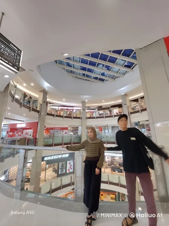 Kungfu Battle in Modern Shopping Mall Setting – AI Generated Video | Hailuo AI