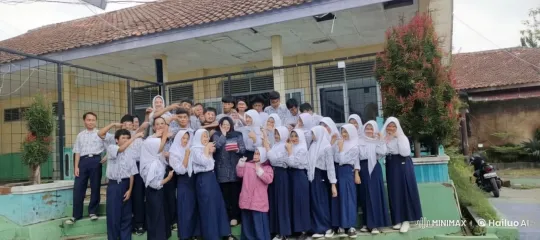 Schoolyard Brawl Ends with Humorous Prank and Reconciliation – AI Generated Video | Hailuo AI