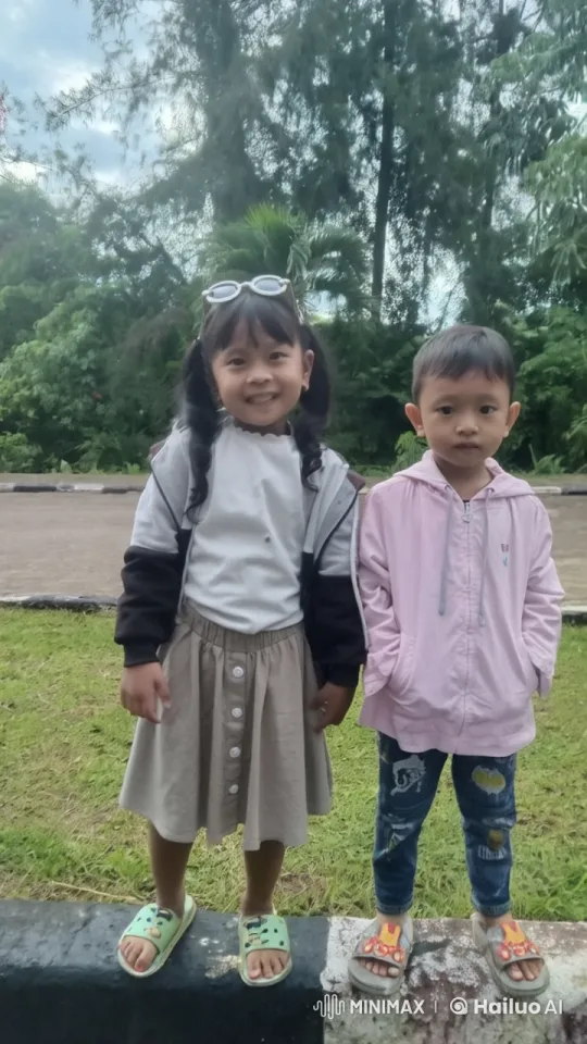 Children's Playful Kungfu in Serene Park Setting – AI Generated Video | Hailuo AI