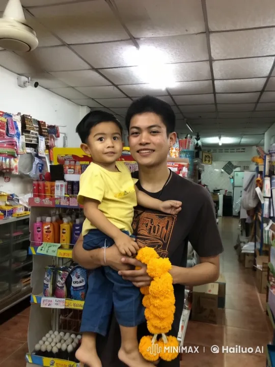 Convenience Store Kungfu: Man & Child's Animated Fight – AI Generated Video | Hailuo AI