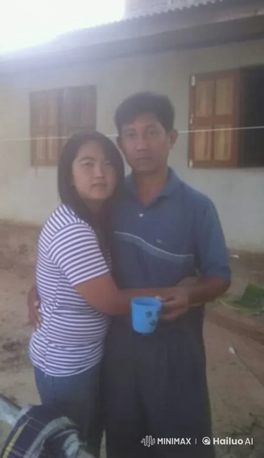Couple Engages in Kungfu Combat in Rustic Setting – AI Generated Video | Hailuo AI