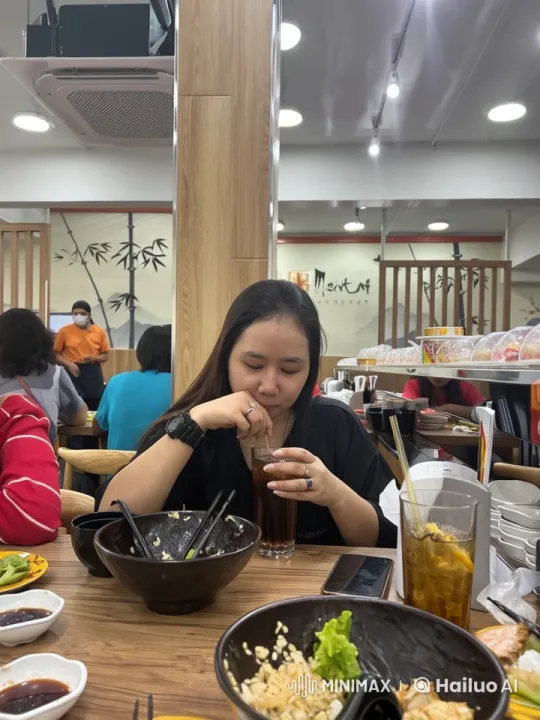 Modern Restaurant Scene: Girl Combines Kungfu with Dining – AI Generated Video | Hailuo AI