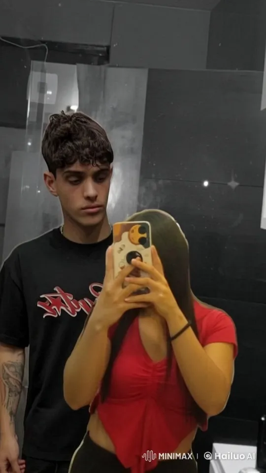 Couple Takes Mirror Selfie, Embraces Affectionately – AI Generated Video | Hailuo AI