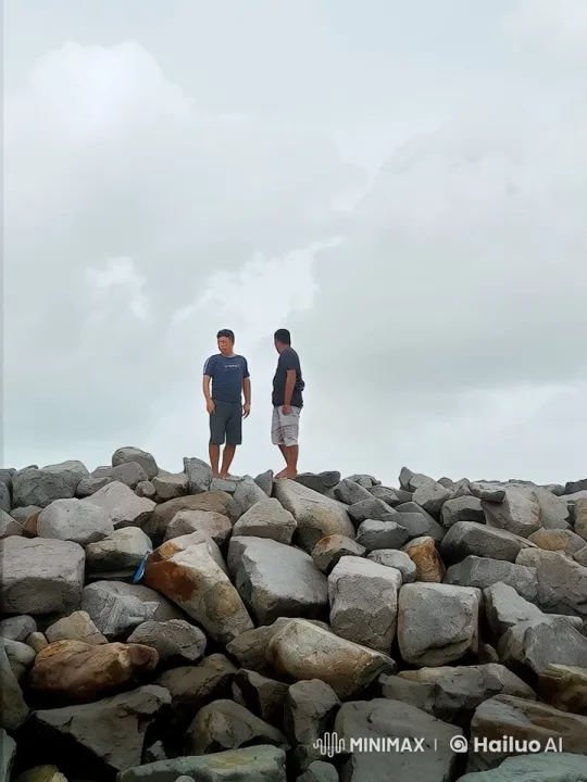 Kungfu Duel on Rocky Terrain with Dramatic Sky – AI Generated Video | Hailuo AI