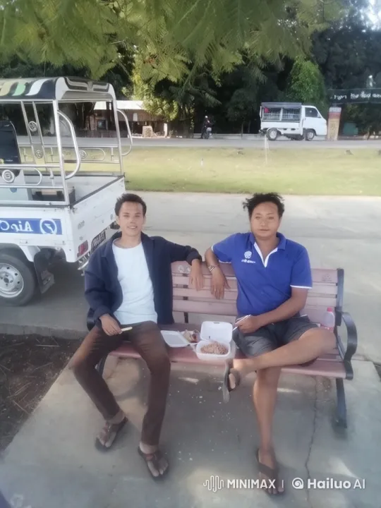Animated Argument Between Two Individuals on Park Bench – AI Generated Video | Hailuo AI