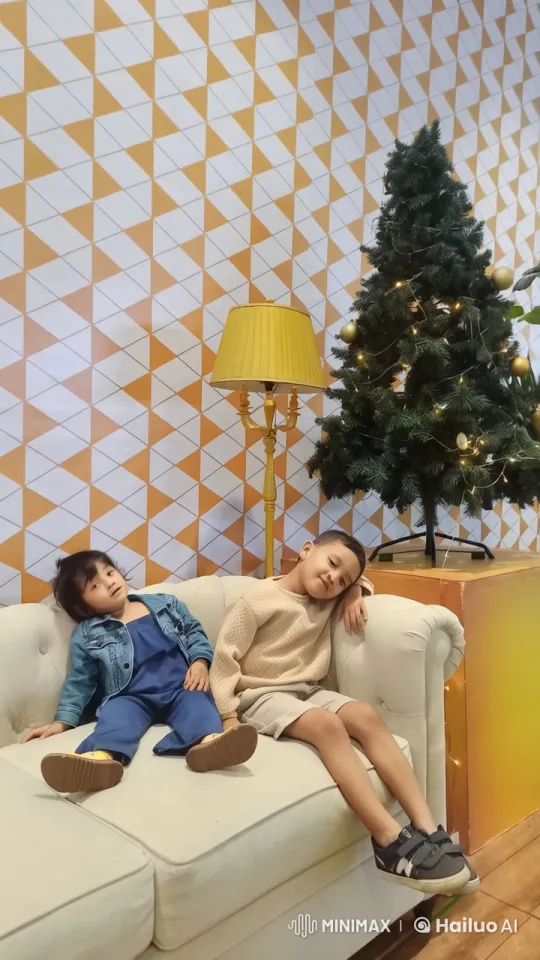 Festive Children Singing Holiday Tune in Live2D Animation – AI Generated Video | Hailuo AI