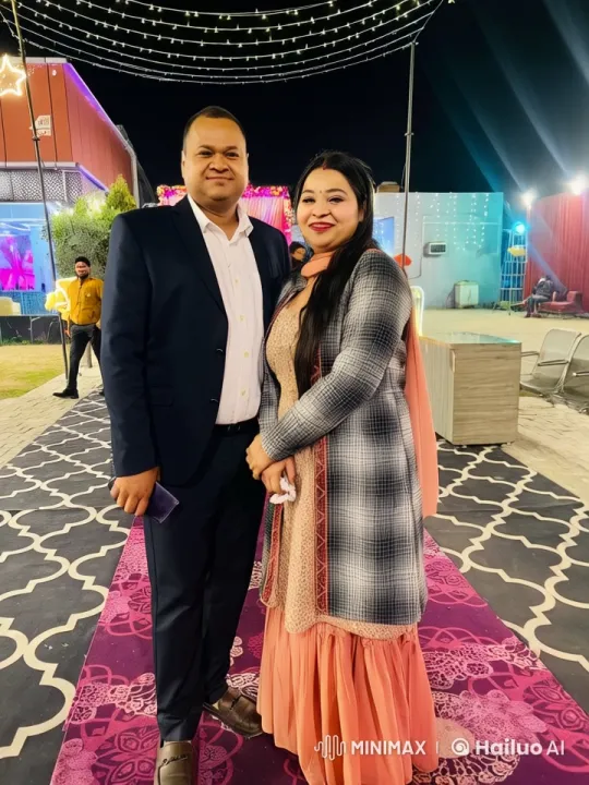 Couple Embraces in Festive Outdoor Celebration – AI Generated Video | Hailuo AI