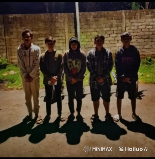 Nighttime Calm: Five Individuals in Tranquil Lineup – AI Generated Video | Hailuo AI