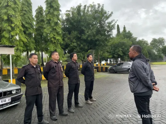 Security Guards Demonstrate Kungfu in Outdoor Setting – AI Generated Video | Hailuo AI