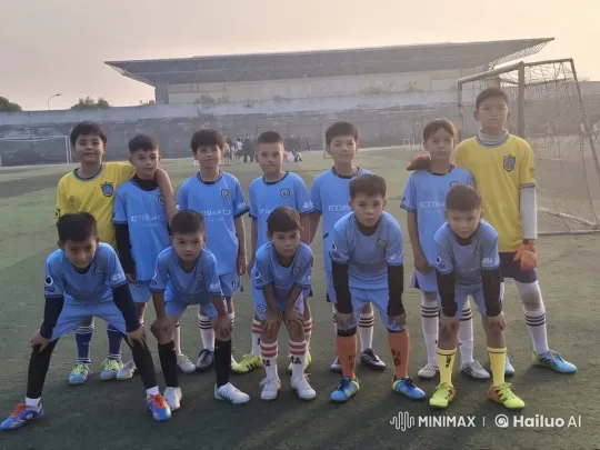 Young Soccer Players Prepare Excitedly on Field – AI Generated Video | Hailuo AI