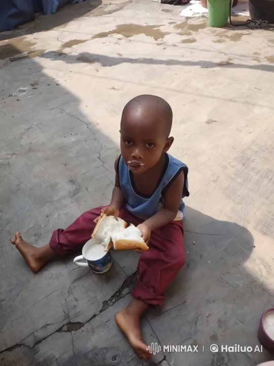Child Enjoying Meal in Outdoor Setting – AI Generated Video | Hailuo AI