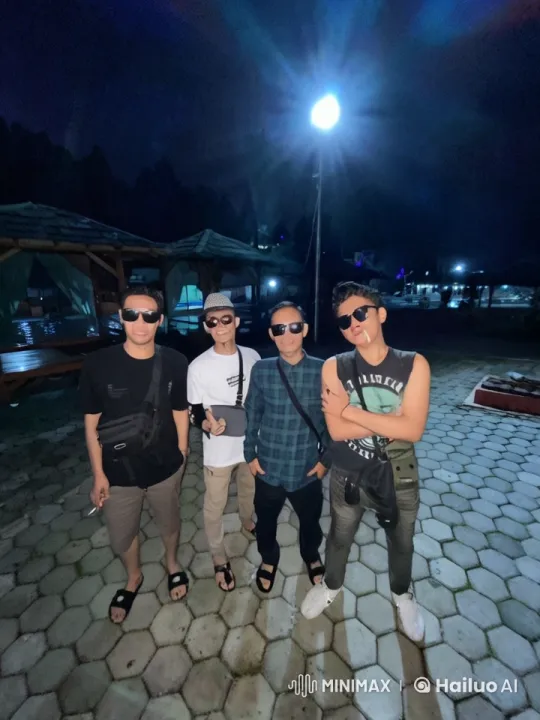 Nighttime Kung Fu Display by Four Friends – AI Generated Video | Hailuo AI
