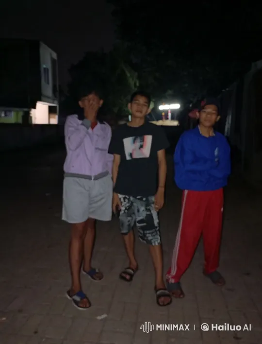 Three Young Men Display Impressive Kung Fu Skills on Dark Street – AI Generated Video | Hailuo AI
