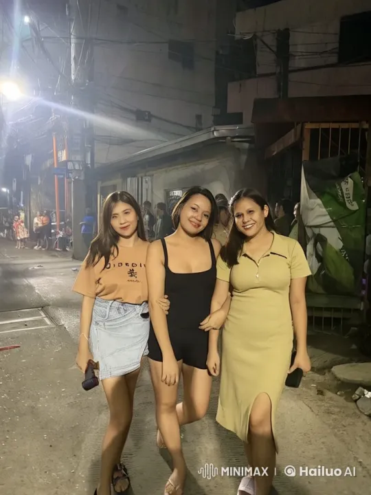 Live2D Animated Kung Fu Girls on a Lively Night Street – AI Generated Video | Hailuo AI
