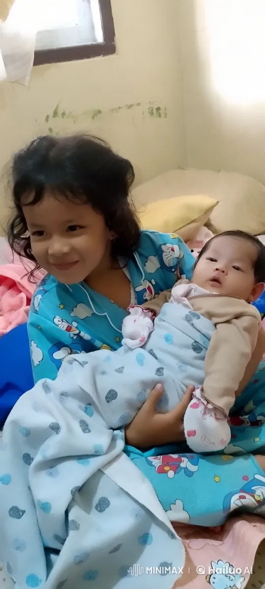Sibling Bonding Through Gentle Kung Fu Practice – AI Generated Video | Hailuo AI