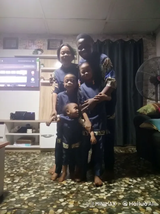 Family Celebrates Unity with Playful Kung Fu Display – AI Generated Video | Hailuo AI