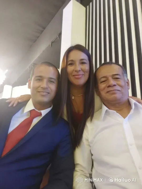 Three Friends Enjoying a Moment in Modern Setting – AI Generated Video | Hailuo AI